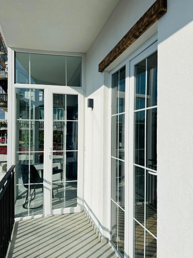 Villa Gardens 코불레티 외부 사진