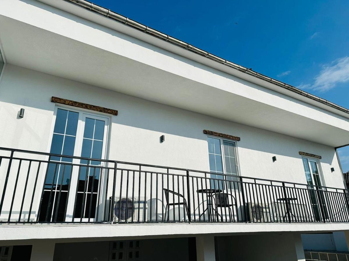 Villa Gardens 코불레티 외부 사진