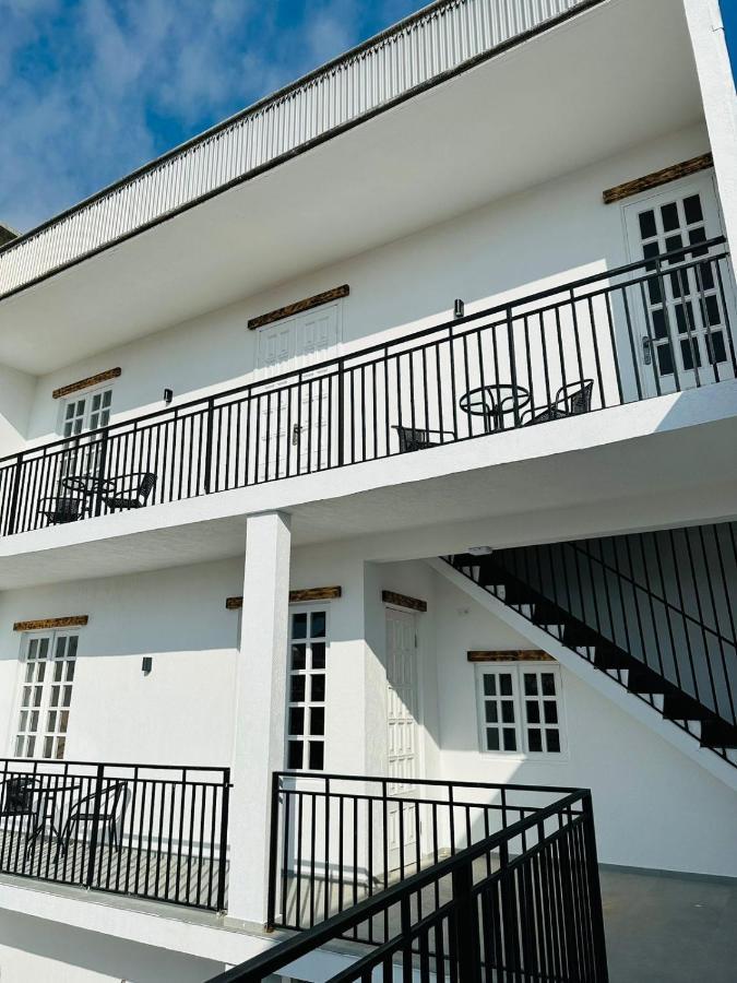 Villa Gardens 코불레티 외부 사진