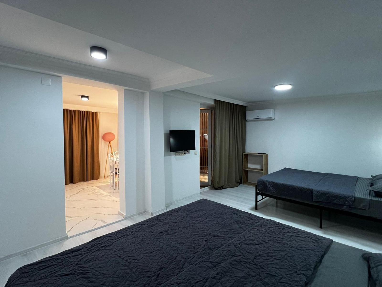 Villa Gardens 코불레티 외부 사진
