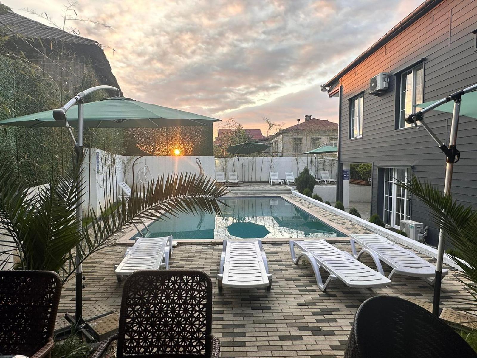 Villa Gardens 코불레티 외부 사진